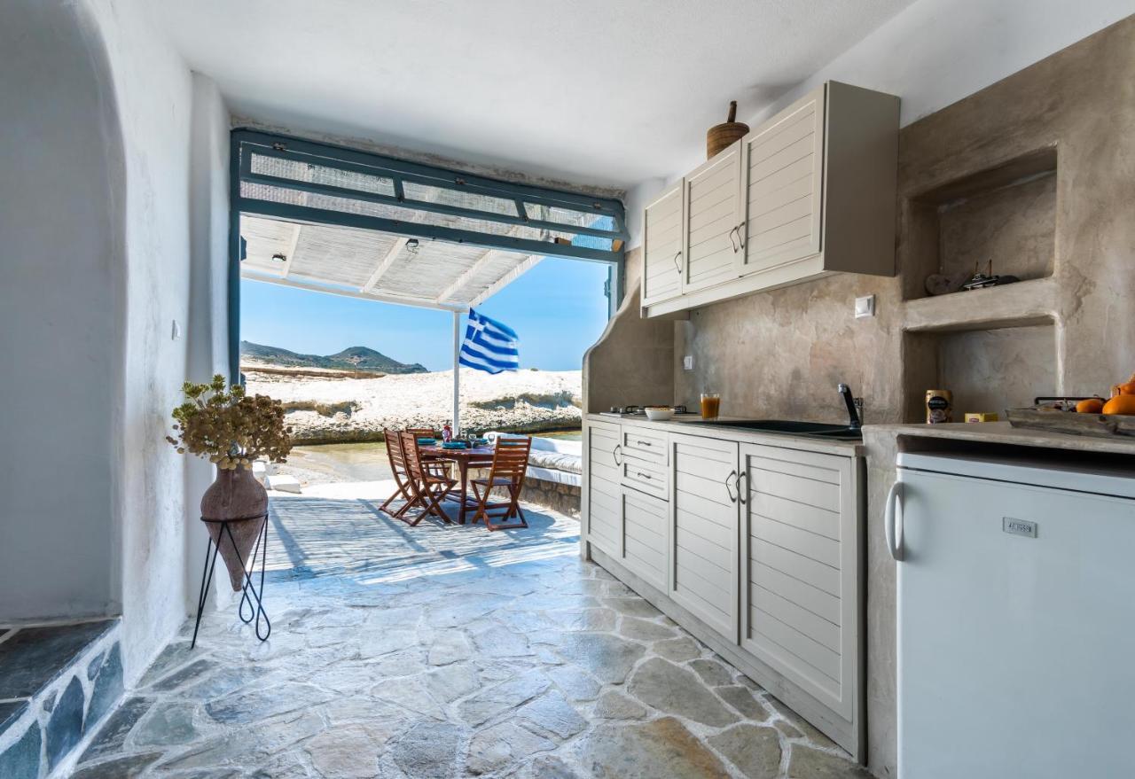 Sarakiniko Boat House Villa Mandrakia Exterior photo
